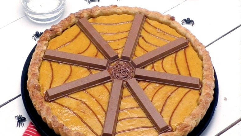Halloween pumpkin pie